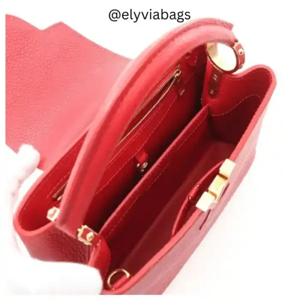 LV Capucines MM bag Red inside view