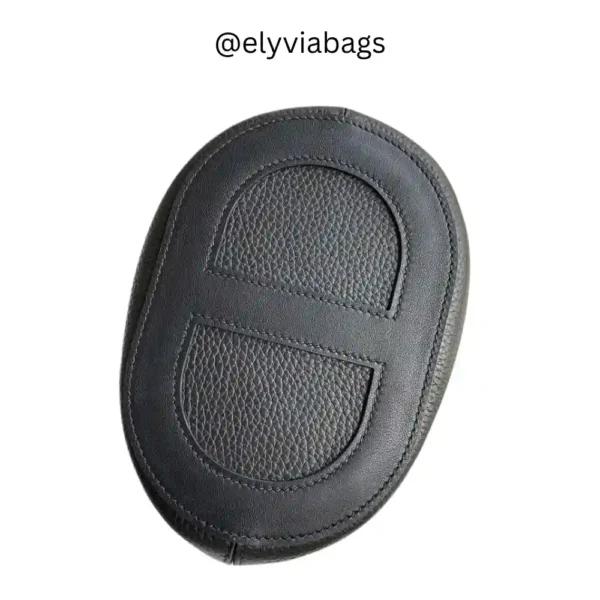 Hermes loop 18 clemence 18 cm black bottom view
