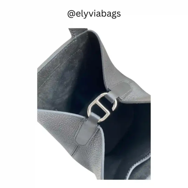 Hermes loop 18 clemence 18 cm black top view