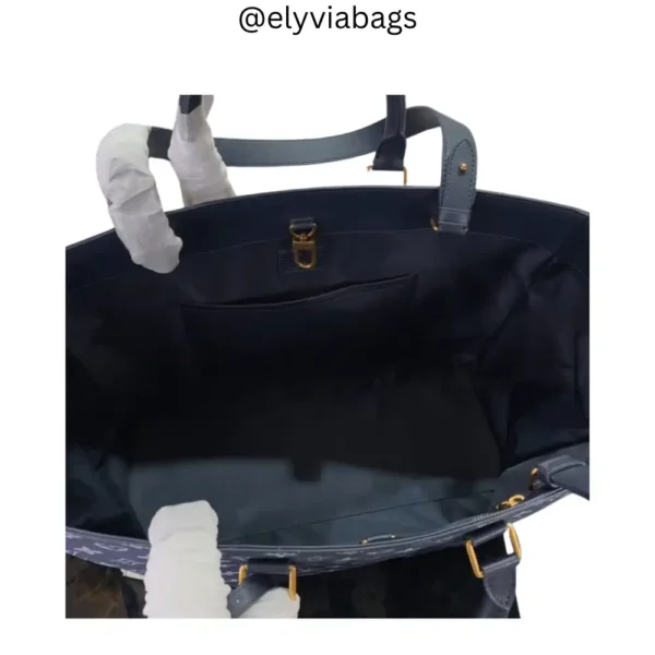 Sac Plat 24H Ink Blue Handbag open view