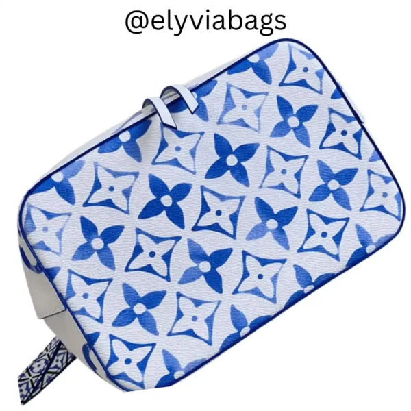 LV By The Pool NéoNoé BB Blue bottom view